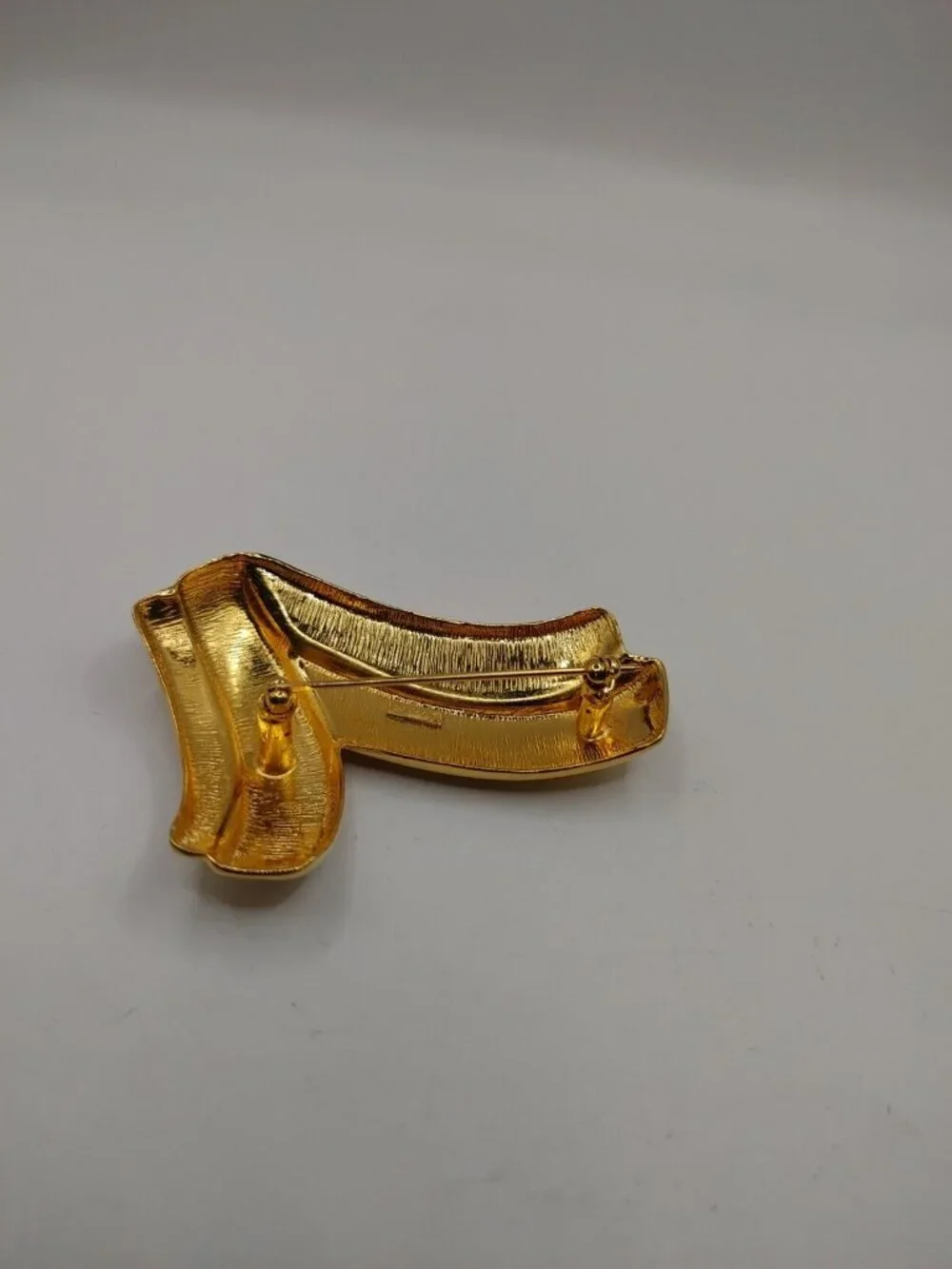 VTG BROOCH/PIN SIGNED MONET abstract Double Check Mark design